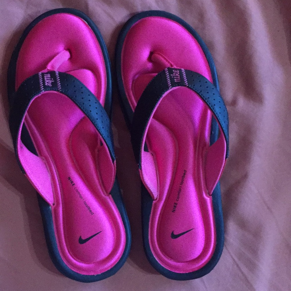 Nike flip flops